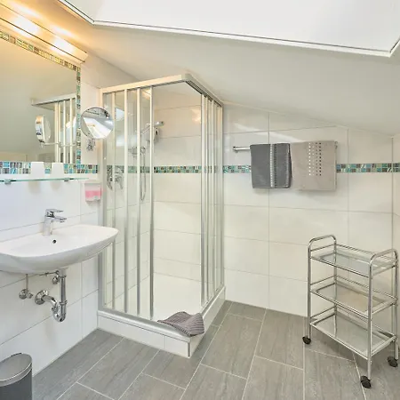 Gaestehaus Sonnenbichl بيت ضيافة بيرشتسغادن