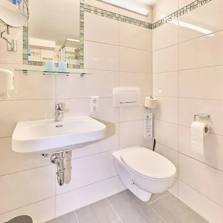 Gaestehaus Sonnenbichl بيت ضيافة